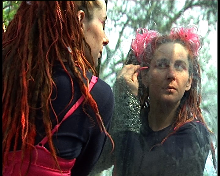 Marion gets ready for  "Pink-Silver-Demo" / Marion macht sich zurecht f&uuml;r die  "Pink-Silver-Demo"