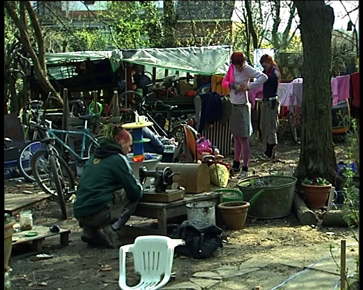 Last stitches / Letzte Stiche